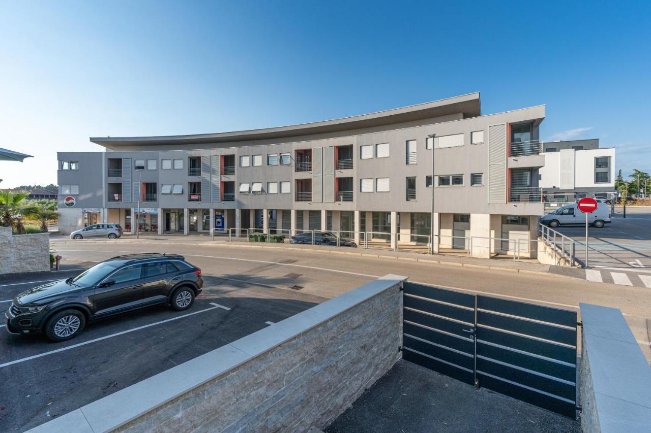 App 2 Lägenhet Novigrad Istria Exteriör bild